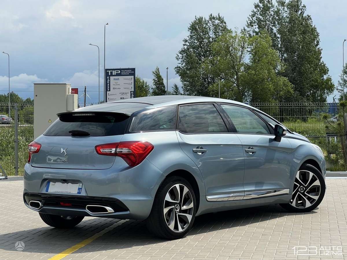 Citroen DS5, 2.0 l., hatchback