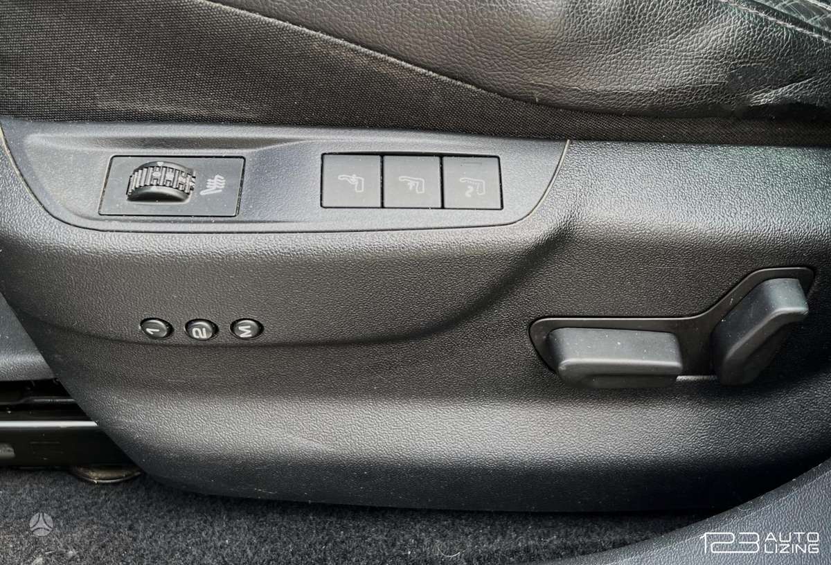 Citroen DS5, 2.0 l., hatchback