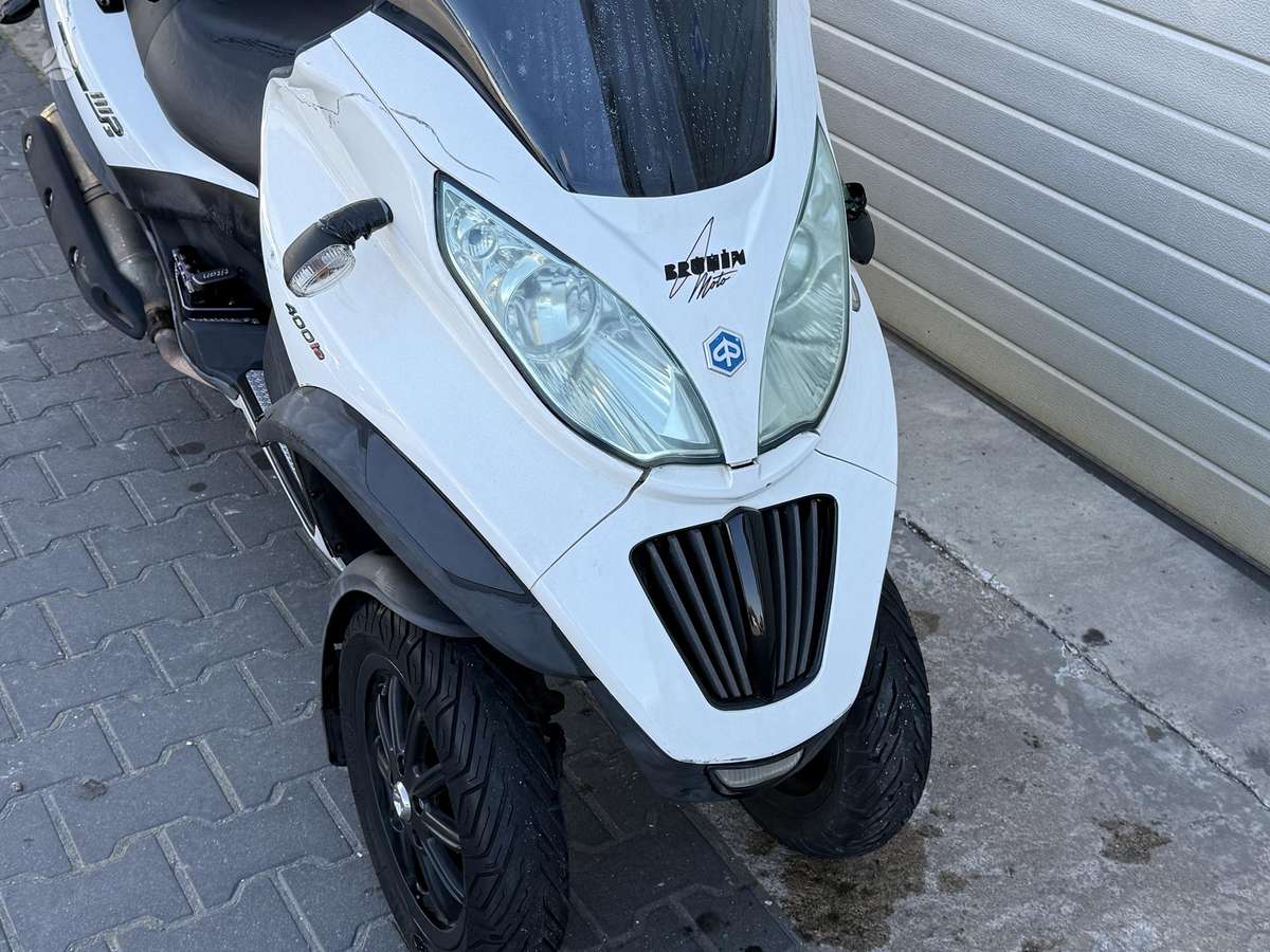 Piaggio MP3 400cc, trikes