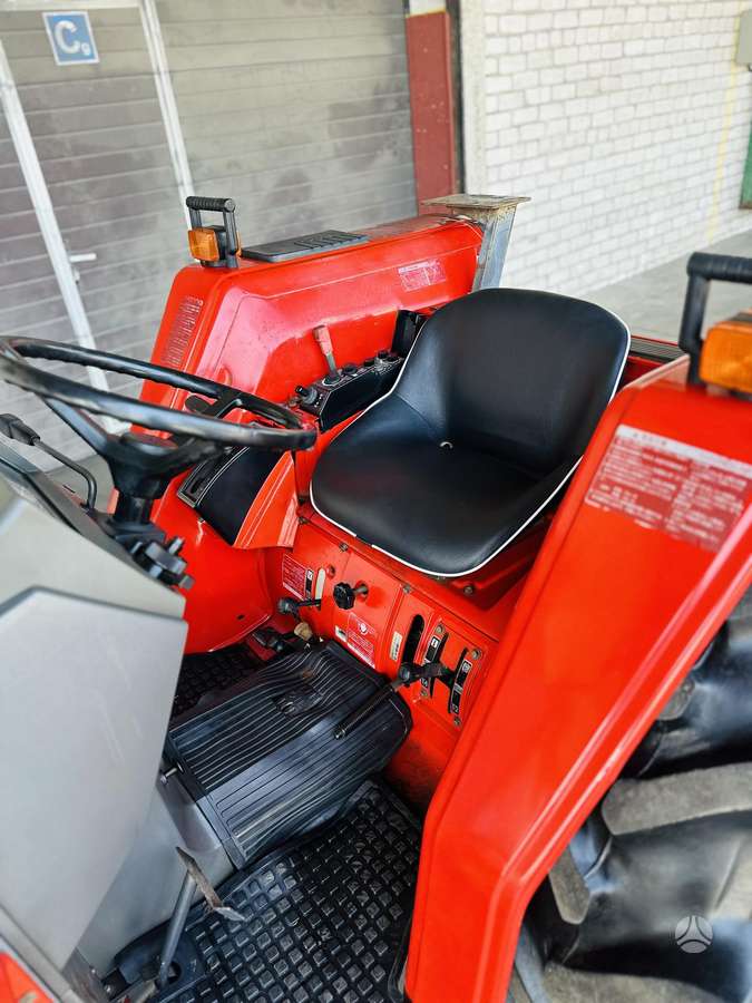 Yanmar FX335, traktoriai