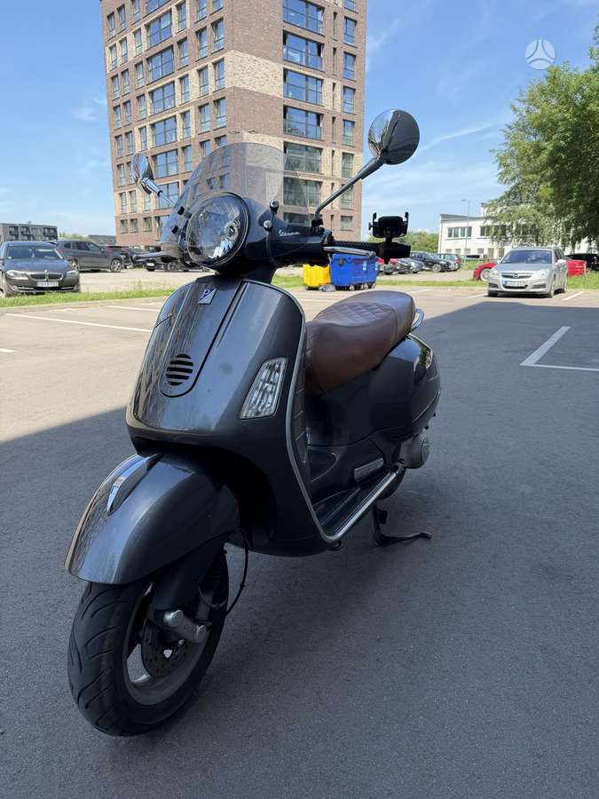 Piaggio Vespa 125cc, scooters / mopeds