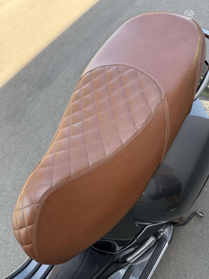 Piaggio Vespa 125cc, scooters / mopeds