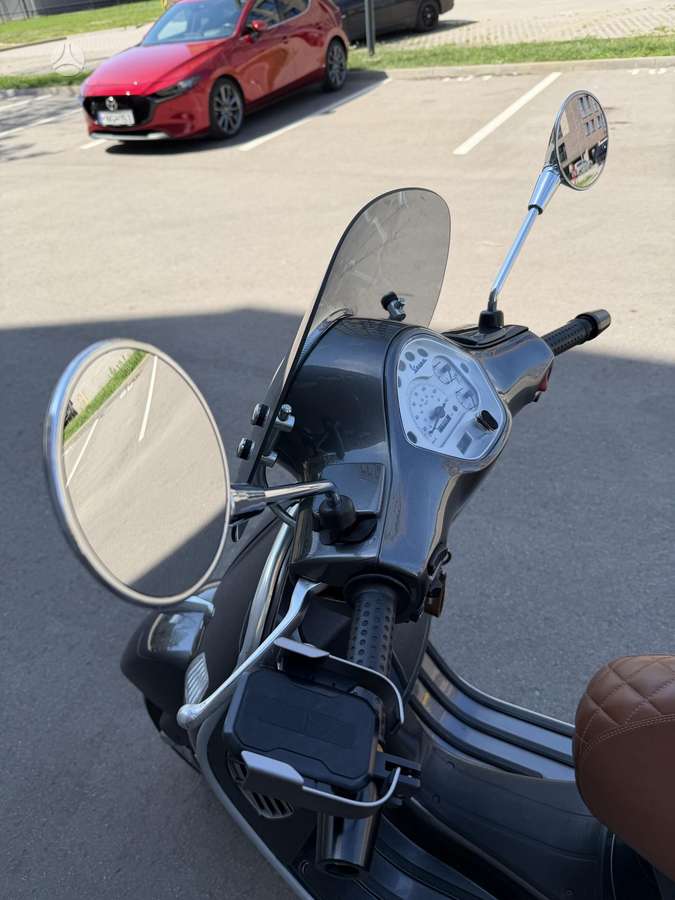 Piaggio Vespa 125cc, мотороллеры / мопеды