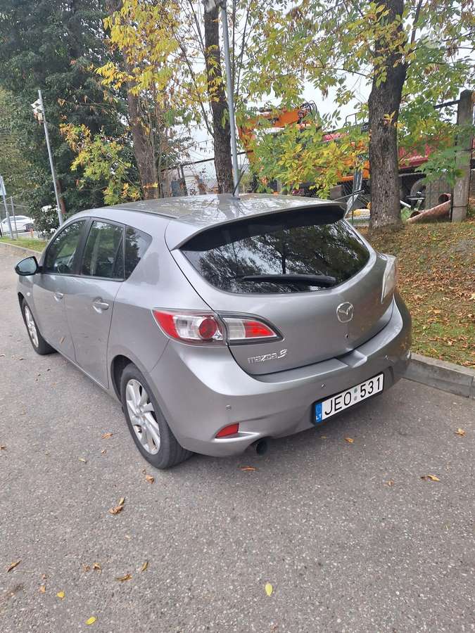 Mazda 3, 1.6 l., Седан