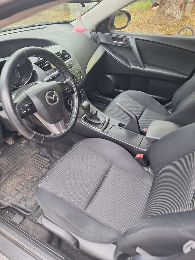 Mazda 3, 1.6 l., Седан