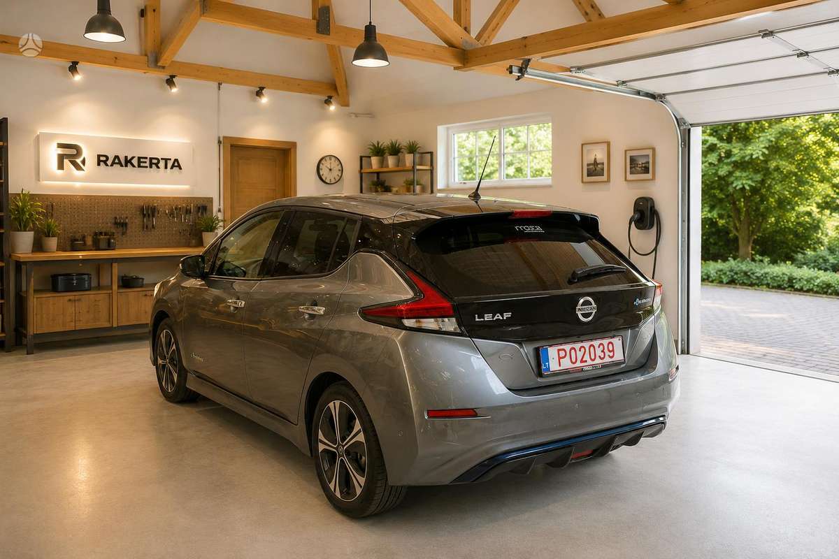 Nissan Leaf, 40 kWh, hatchback