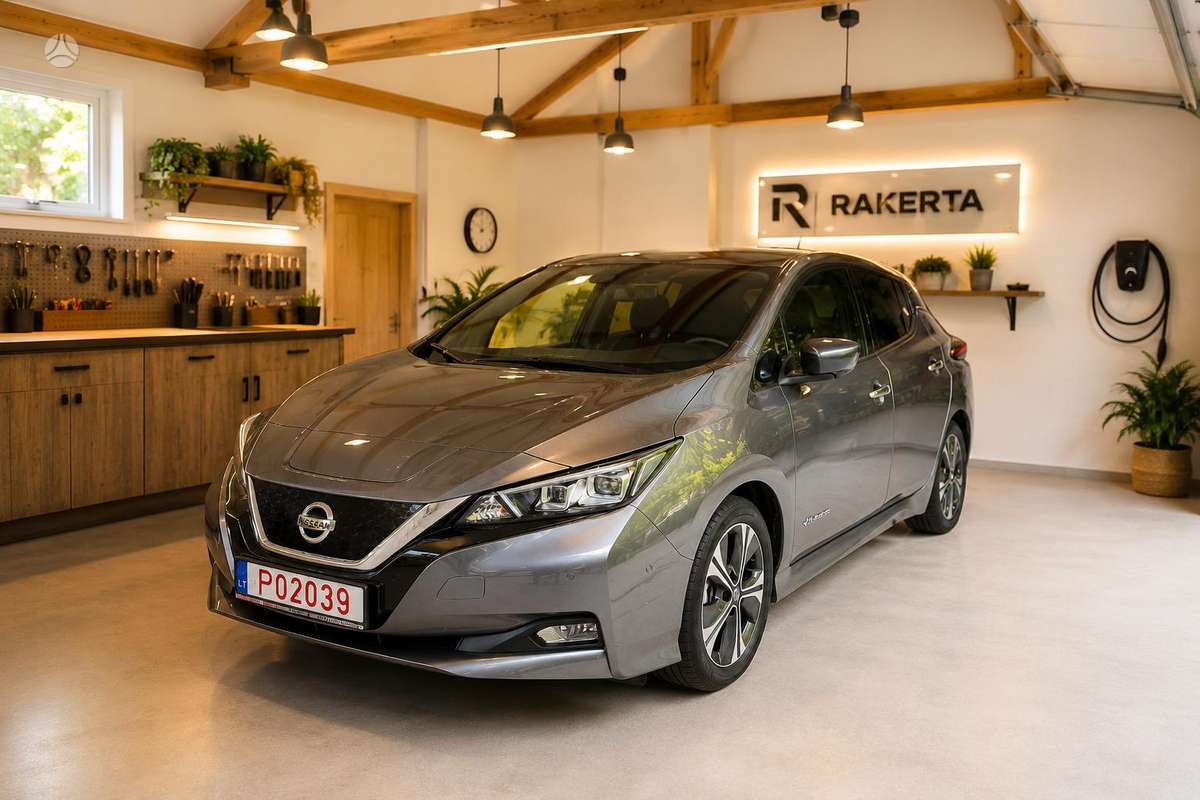 Nissan Leaf, 40 kWh, hatchback
