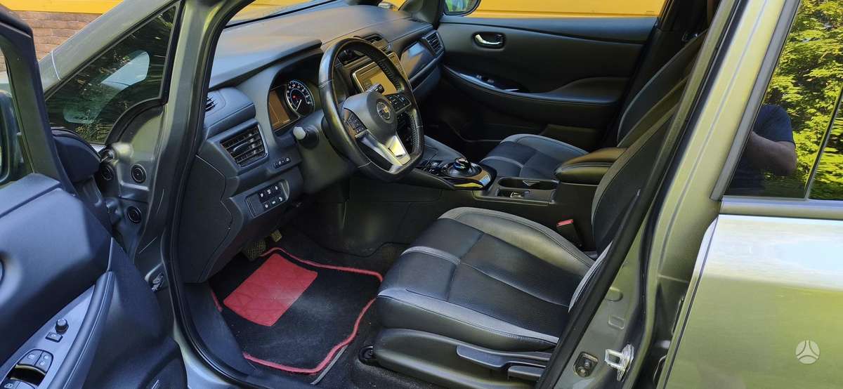 Nissan Leaf, 40 kWh, hatchback