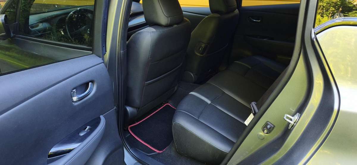 Nissan Leaf, 40 kWh, hatchback
