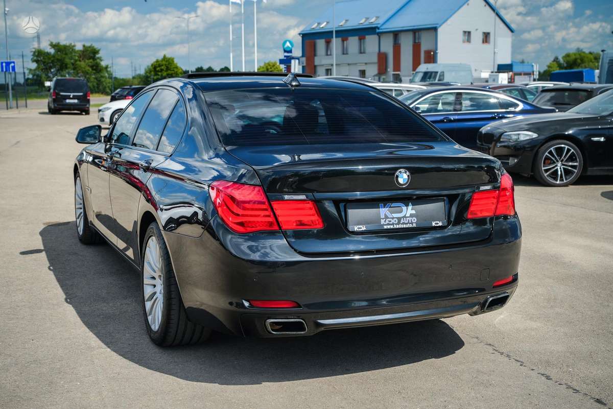 BMW 740, 3.0 l., Седан