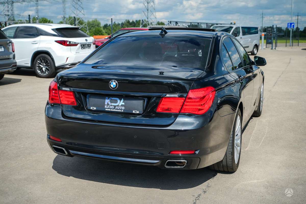 BMW 740, 3.0 l., Седан