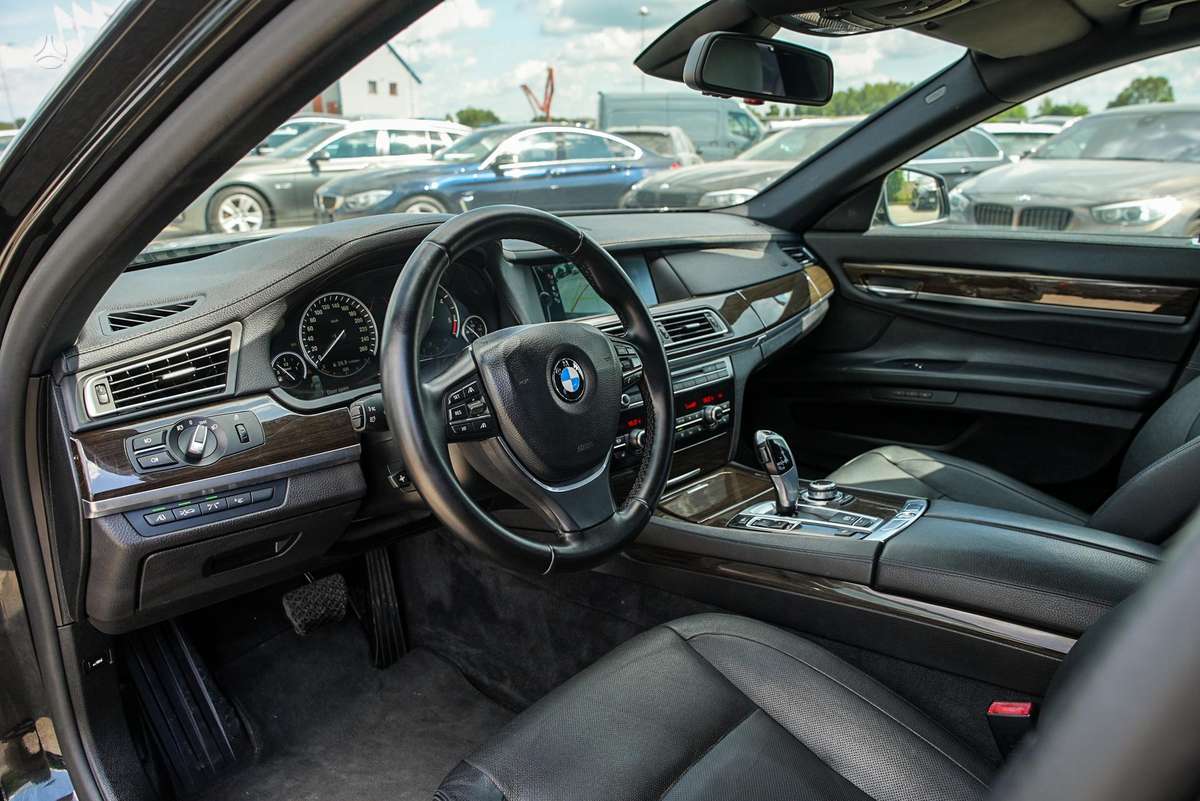 BMW 740, 3.0 l., Седан