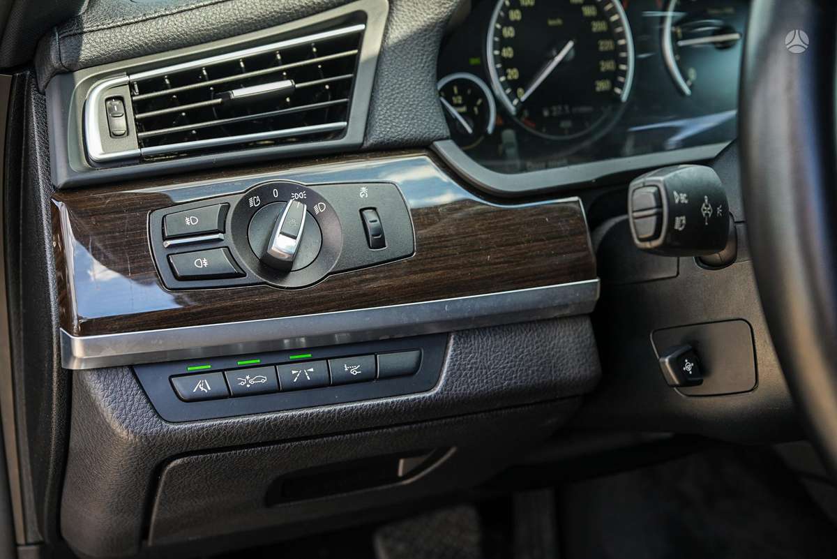 BMW 740, 3.0 l., Седан