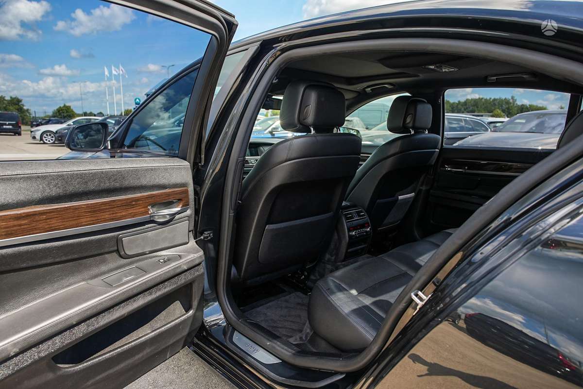 BMW 740, 3.0 l., Седан
