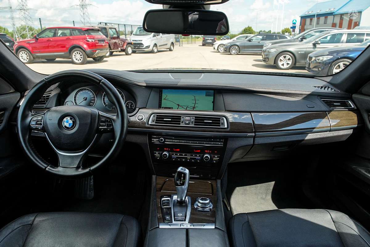 BMW 740, 3.0 l., Седан