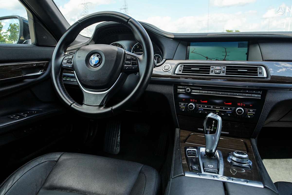 BMW 740, 3.0 l., Седан