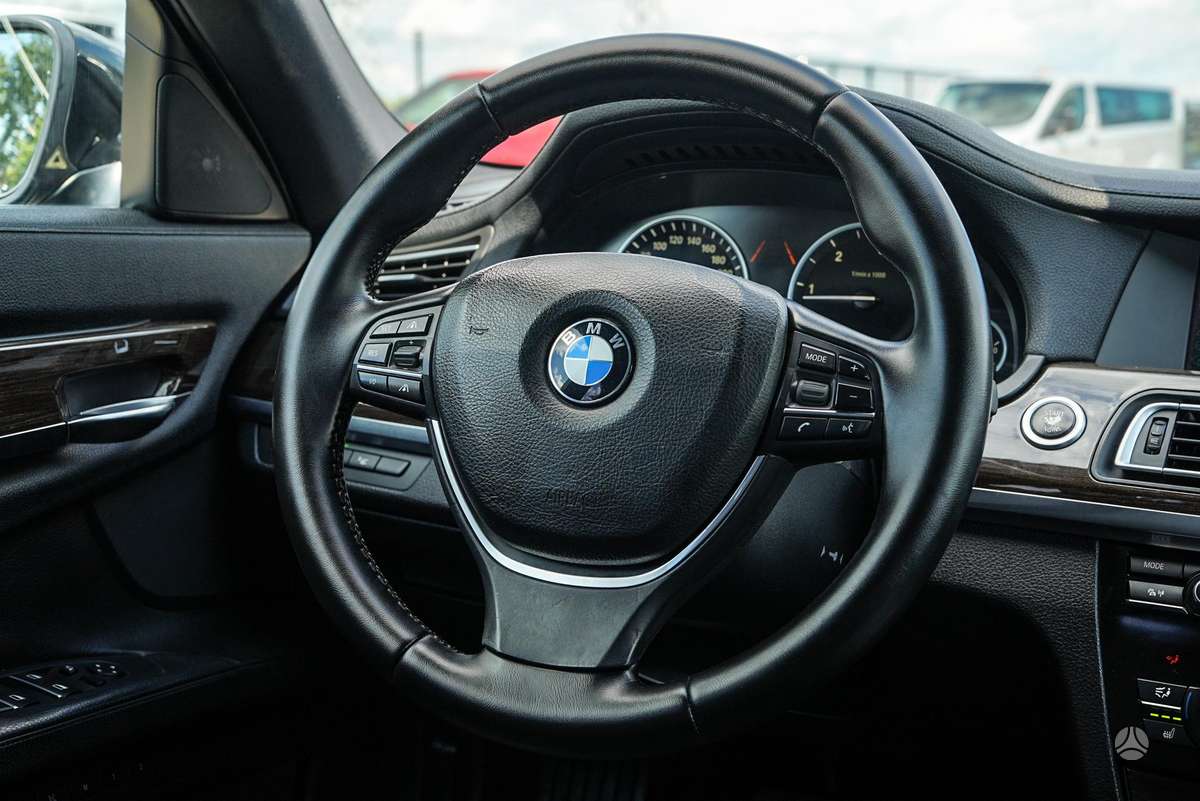 BMW 740, 3.0 l., Седан
