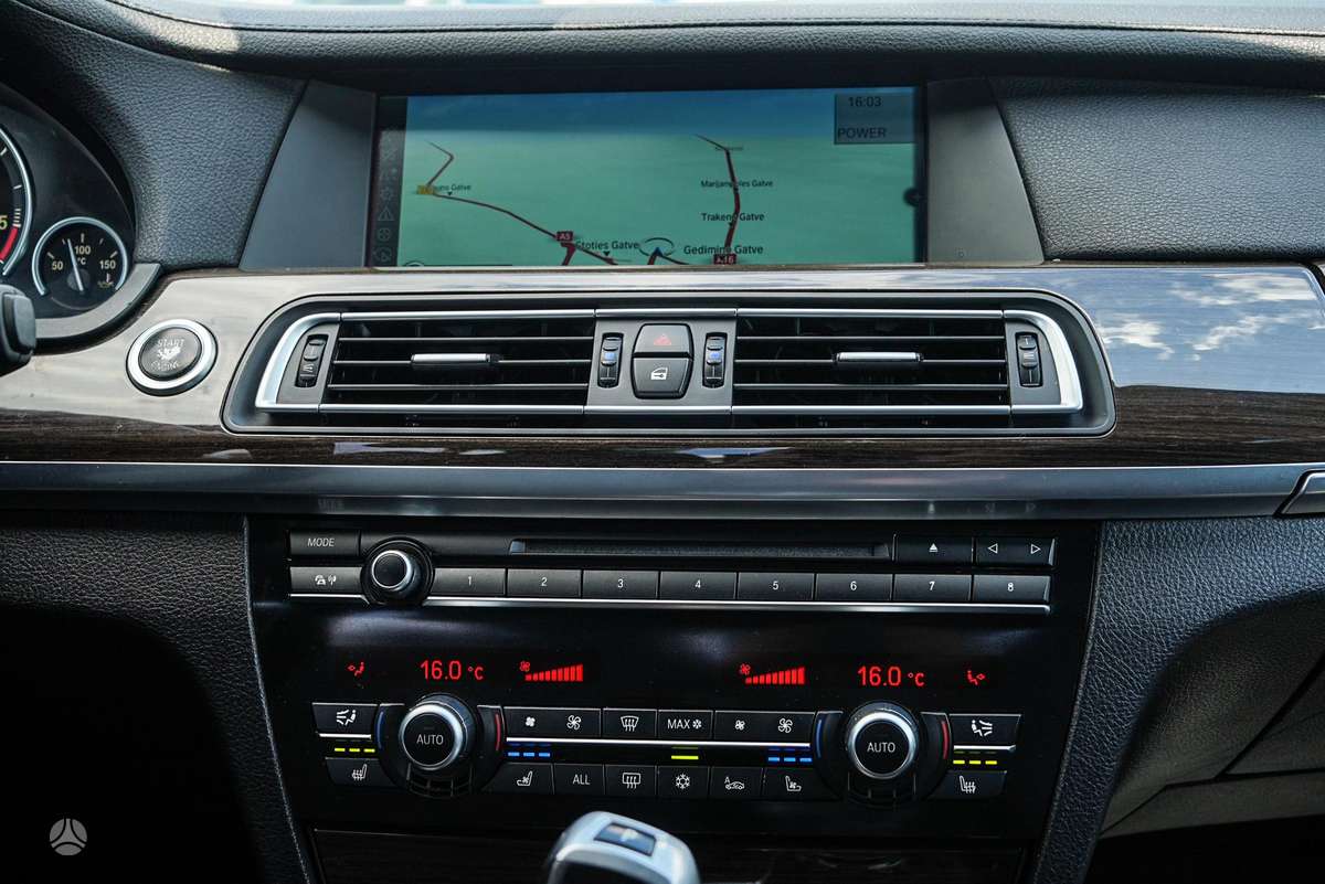BMW 740, 3.0 l., Седан