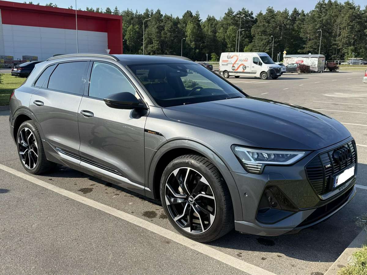 Audi e-tron, 95 kWh, off-road / crossover
