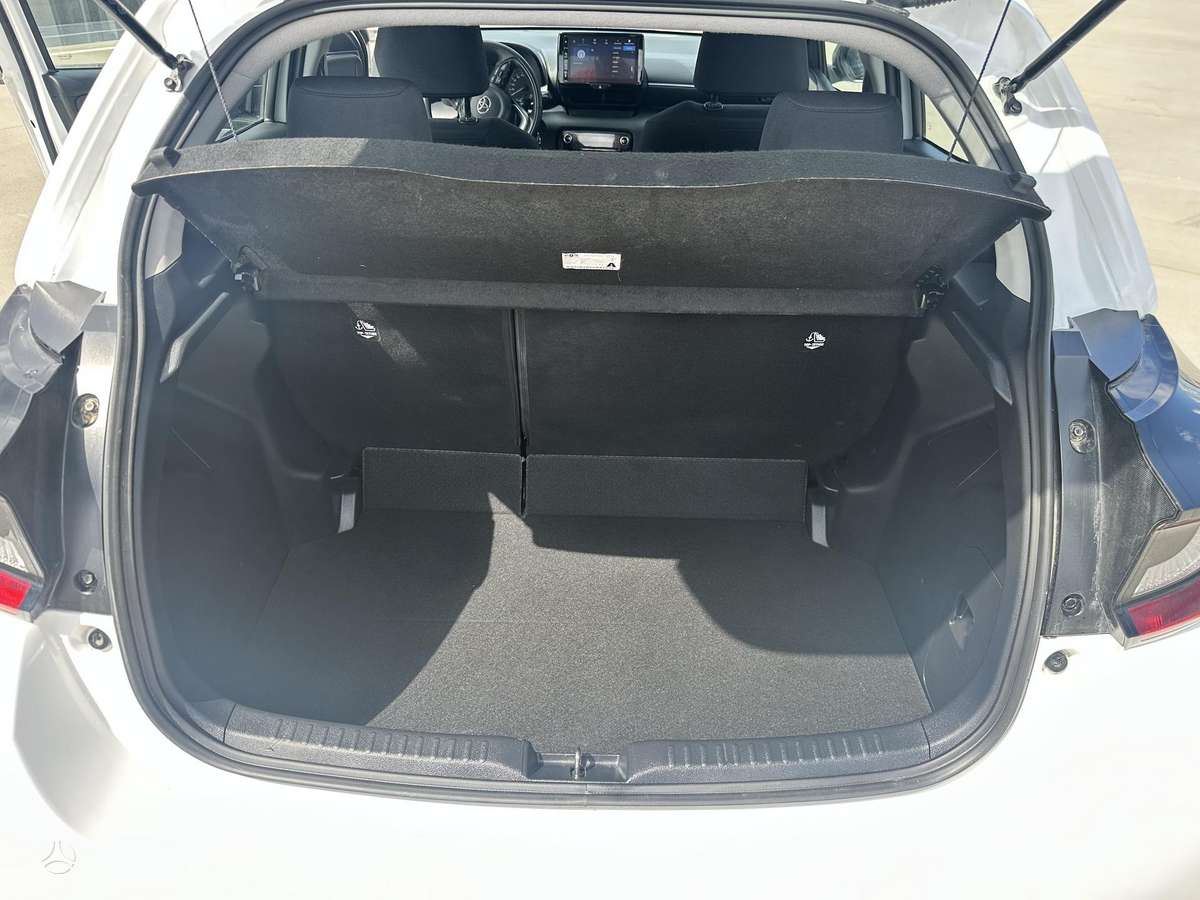 Toyota Yaris - 10