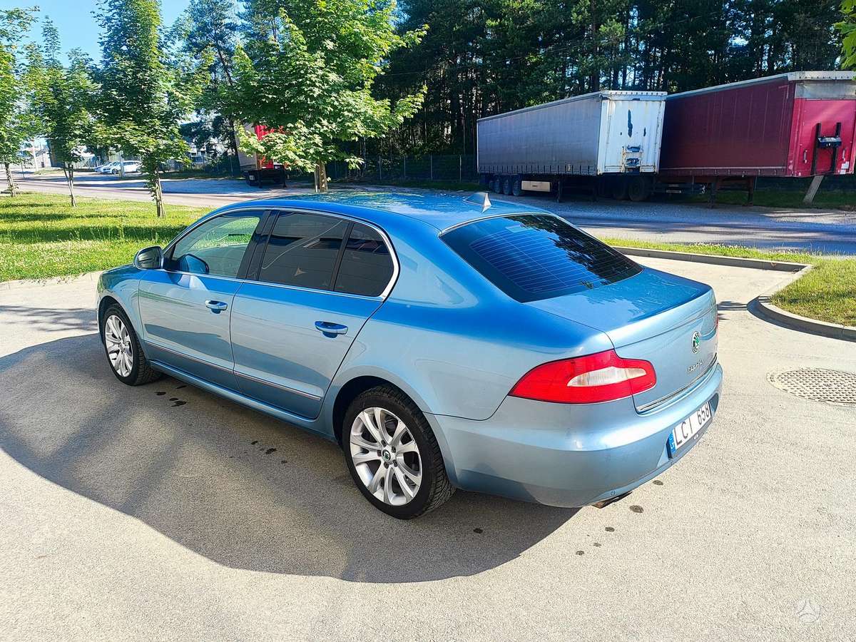 Skoda Superb, 1.8 l., hatchback