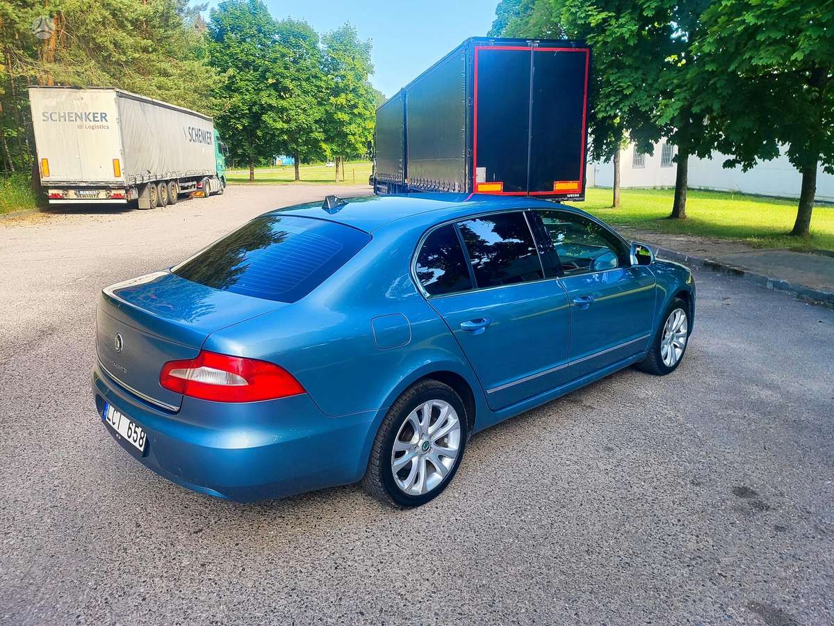 Skoda Superb, 1.8 l., hatchback