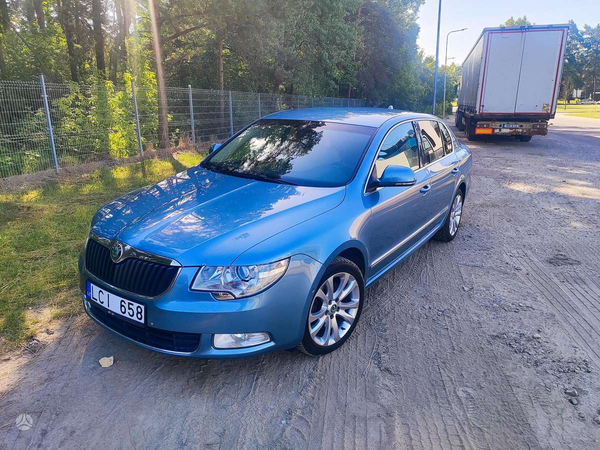 Skoda Superb, 1.8 l., hatchback