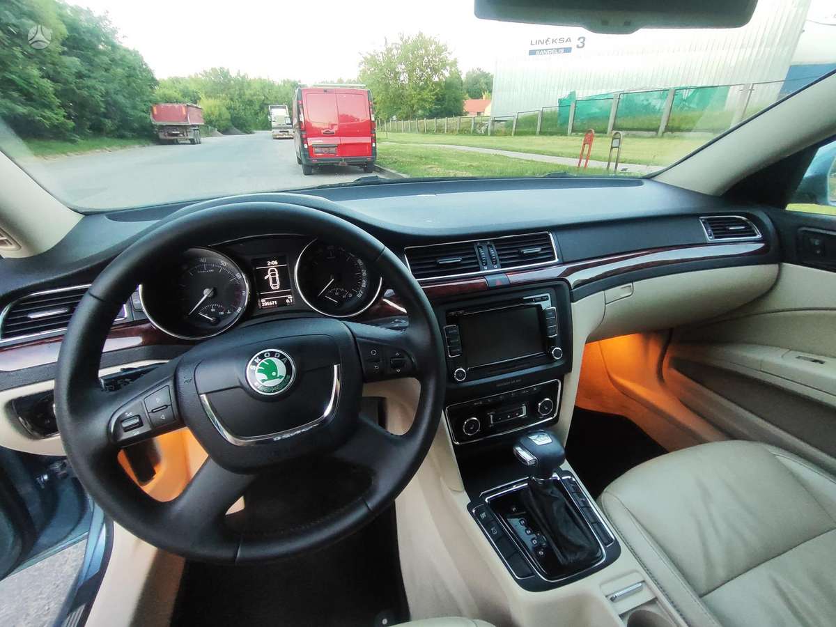 Skoda Superb, 1.8 l., hatchback