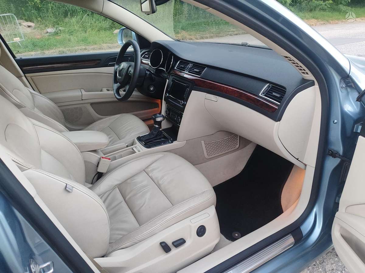 Skoda Superb, 1.8 l., hatchback