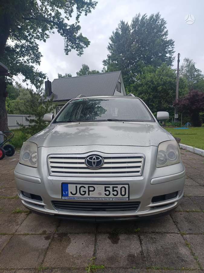 Toyota Avensis - 1