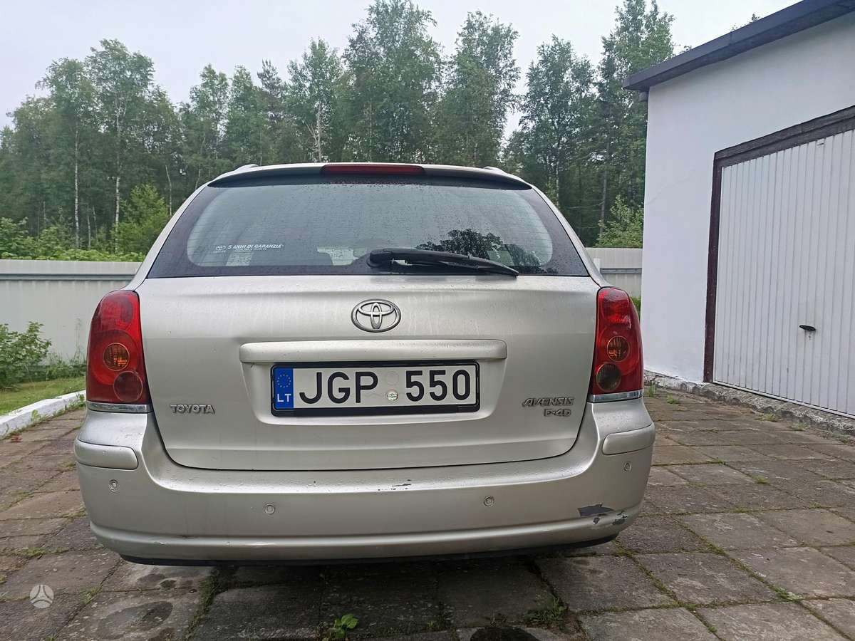 Toyota Avensis - 2