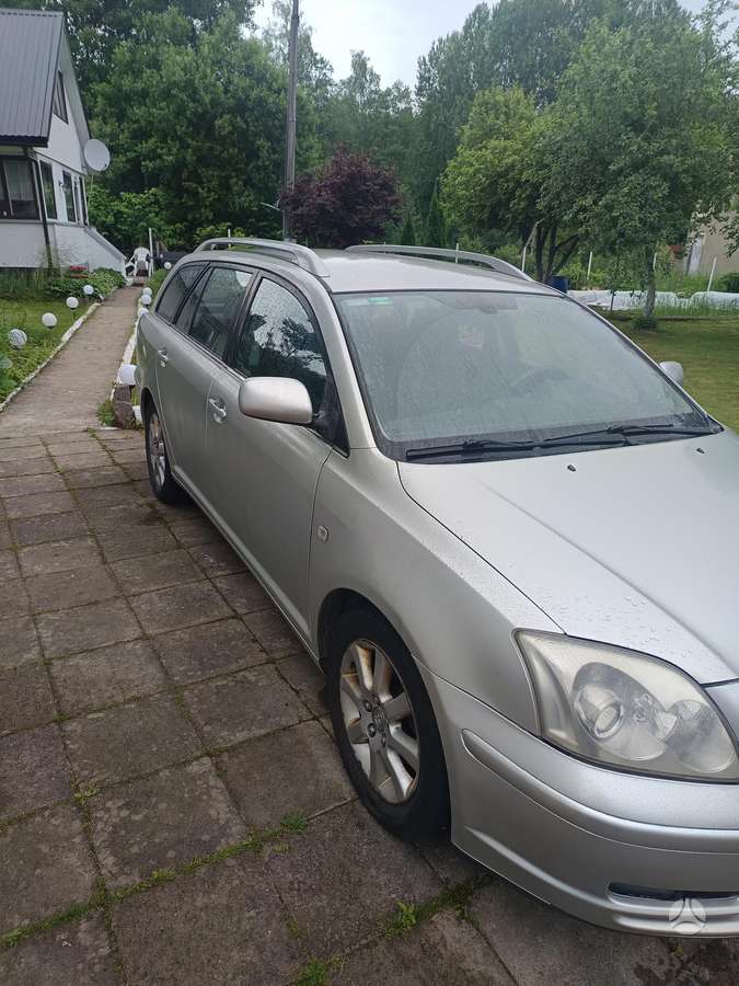 Toyota Avensis - 4