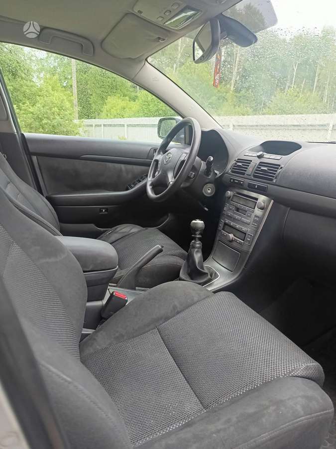 Toyota Avensis - 6