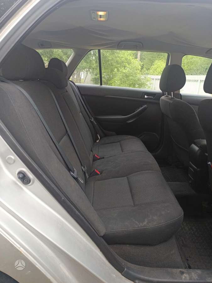 Toyota Avensis - 7
