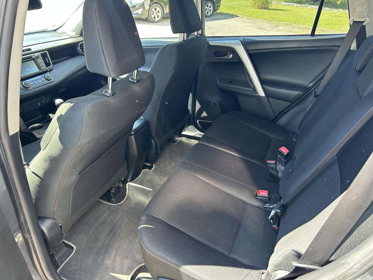 Toyota RAV4 - 6
