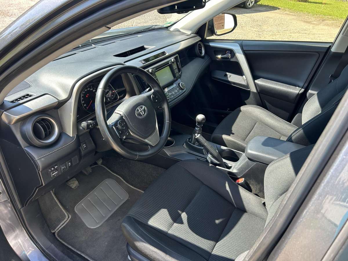 Toyota RAV4 - 7