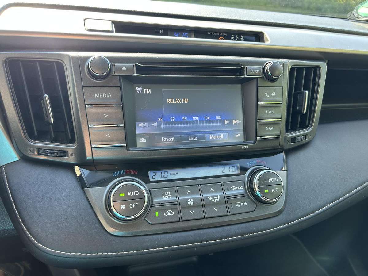 Toyota RAV4 - 8