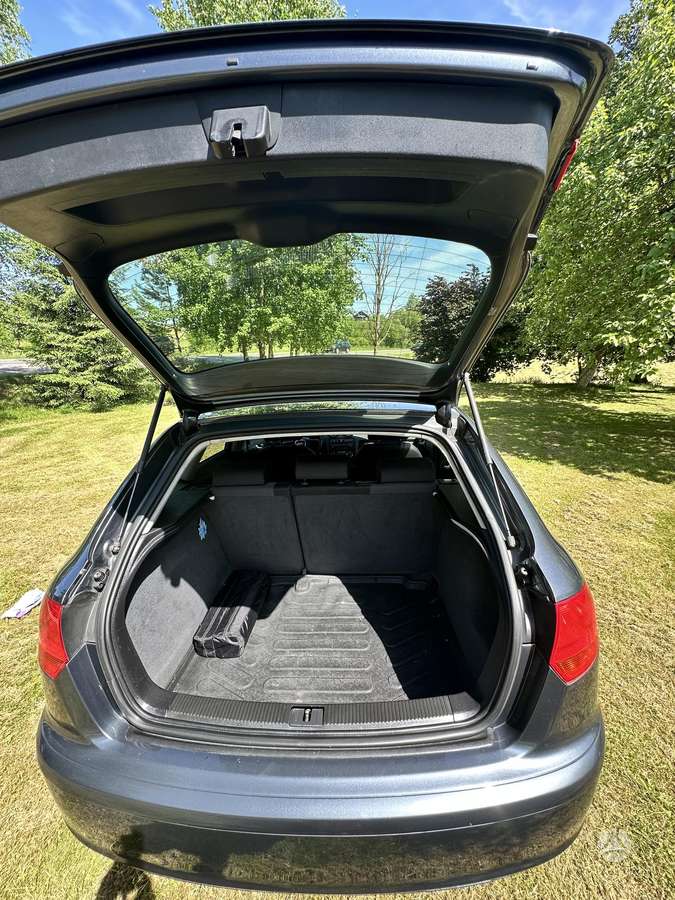 Audi A3, 1.6 l., hatchback