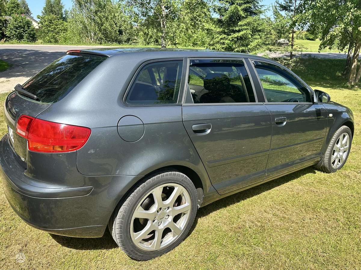 Audi A3, 1.6 l., hatchback