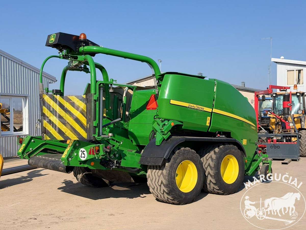 John Deere C441R, balers