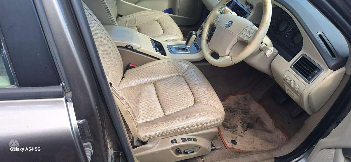 Volvo XC70