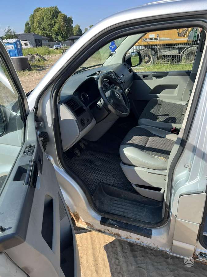 Volkswagen Transporter - 11