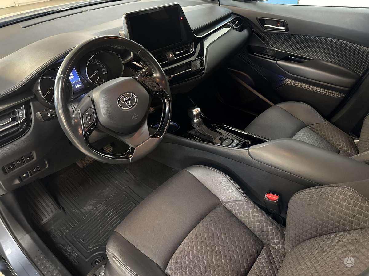 Toyota C-HR - 8