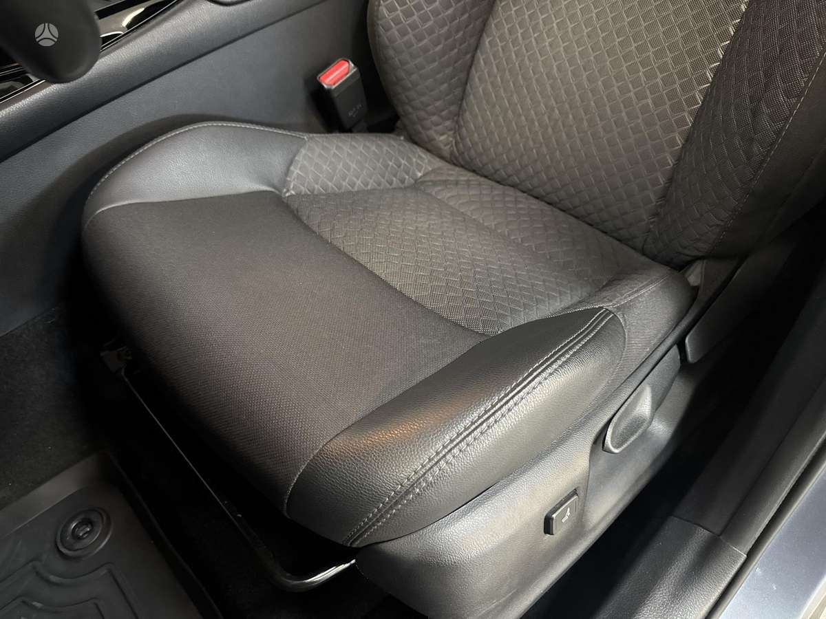 Toyota C-HR - 11