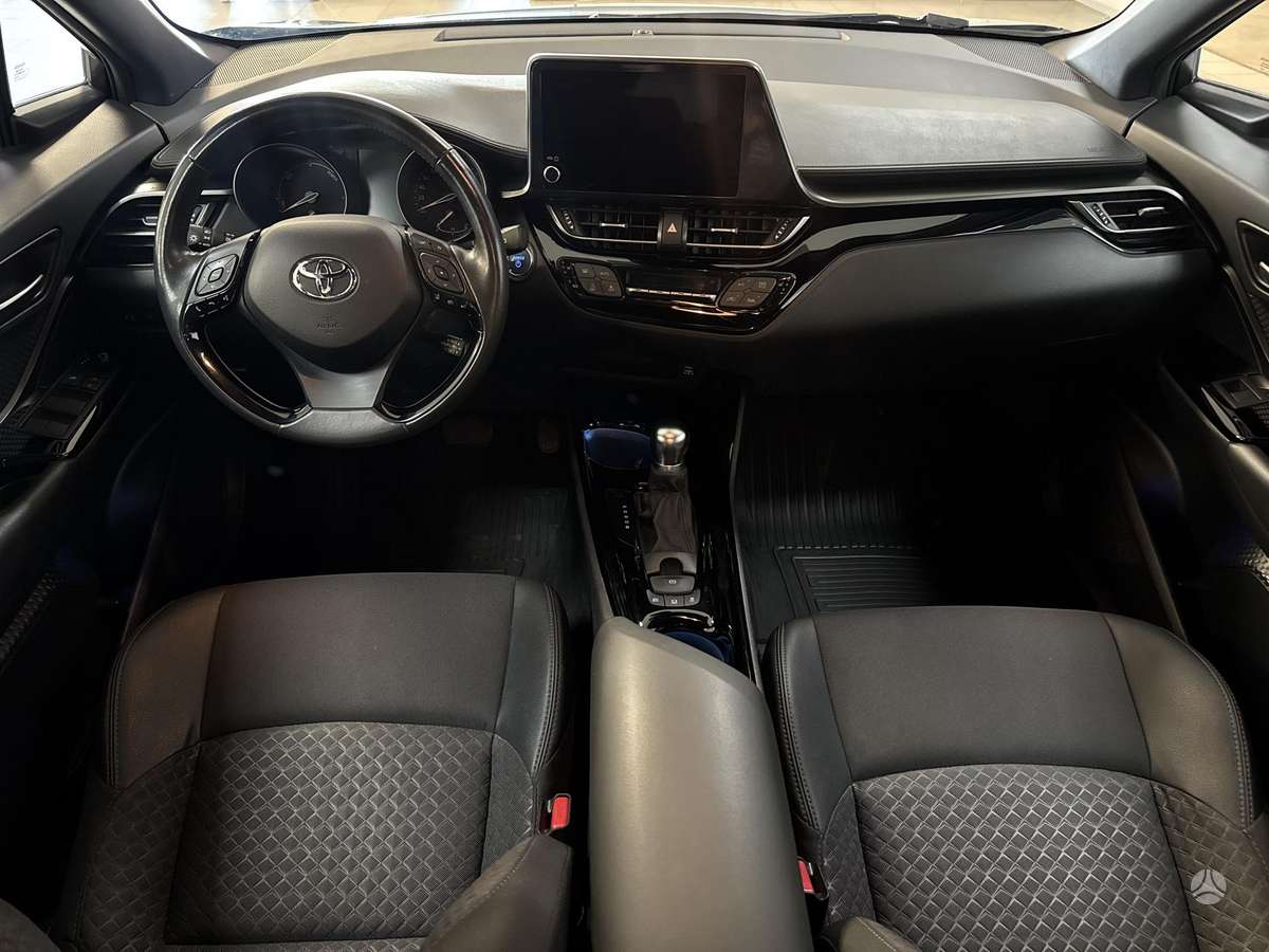 Toyota C-HR - 12