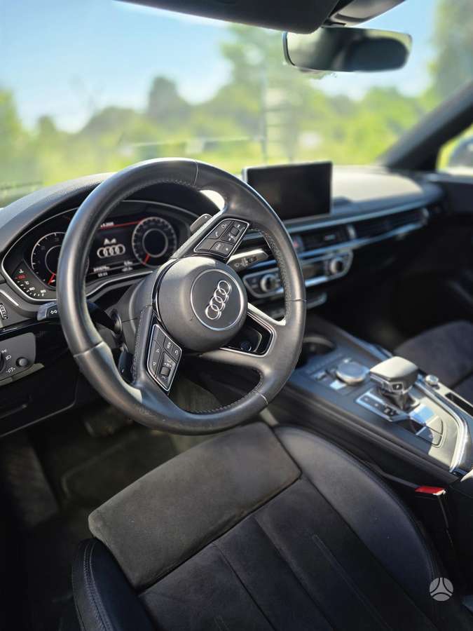 Audi A4, 2.0 l., Седан