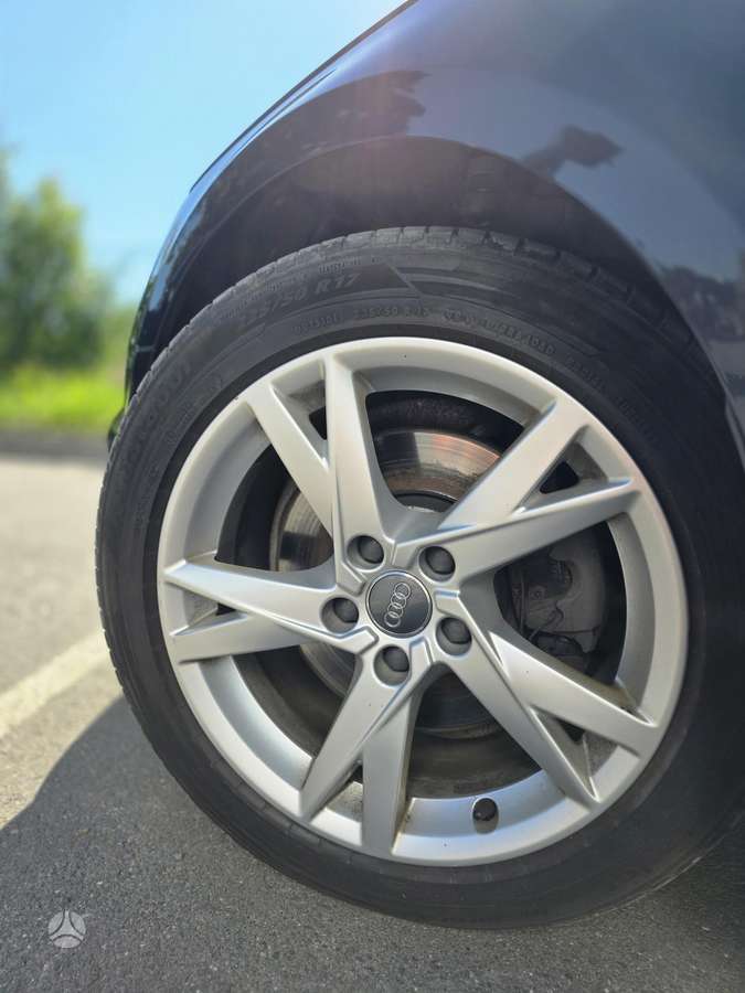 Audi A4, 2.0 l., Седан
