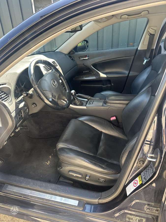 Lexus IS 220, 2.2 l., Седан