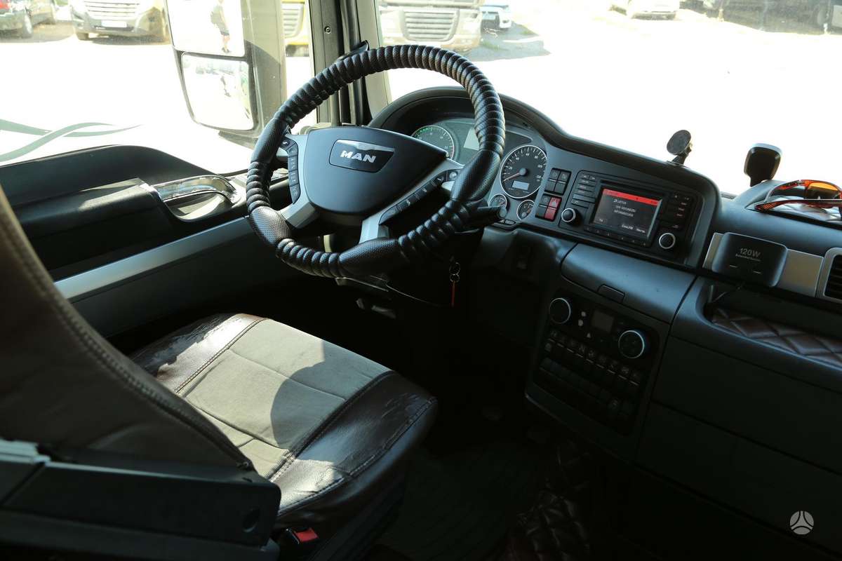 MAN TGX, double sleeper