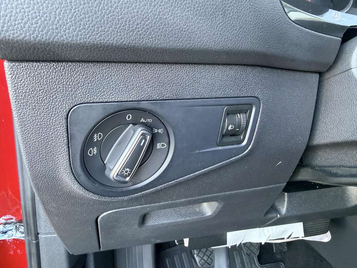 Volkswagen Tiguan - 12